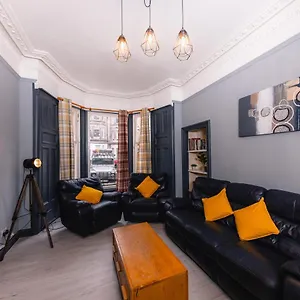 Calton Hill Victorian Old Town Apartment