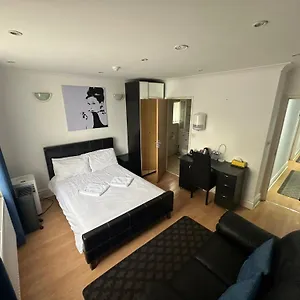  Homestay 3 Luxury En-suite Bedrooms United Kingdom